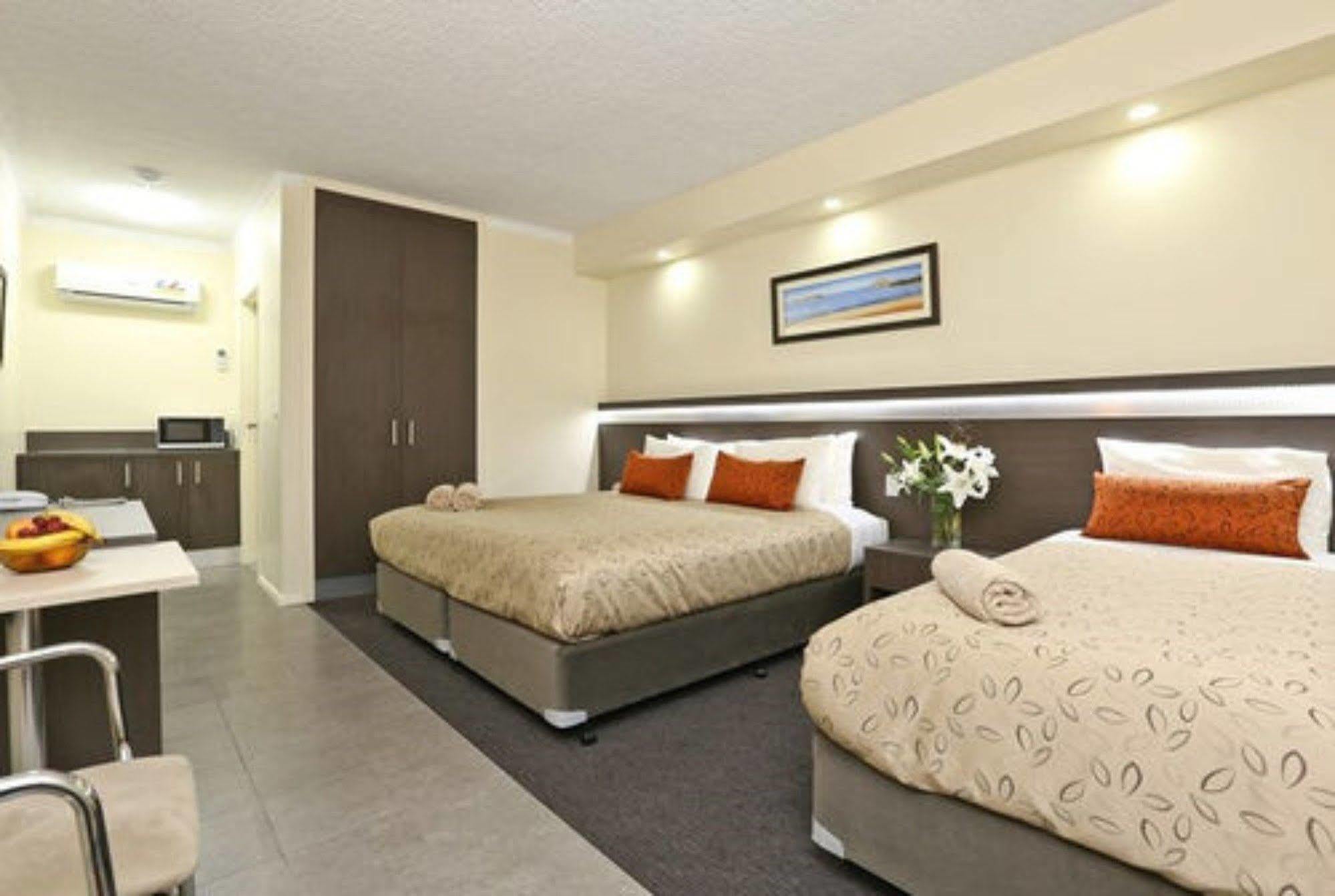 Morphettville Motor Inn Glenelg Exterior photo