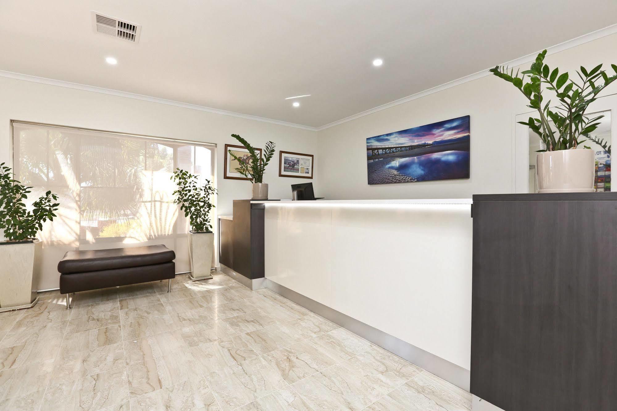 Morphettville Motor Inn Glenelg Exterior photo