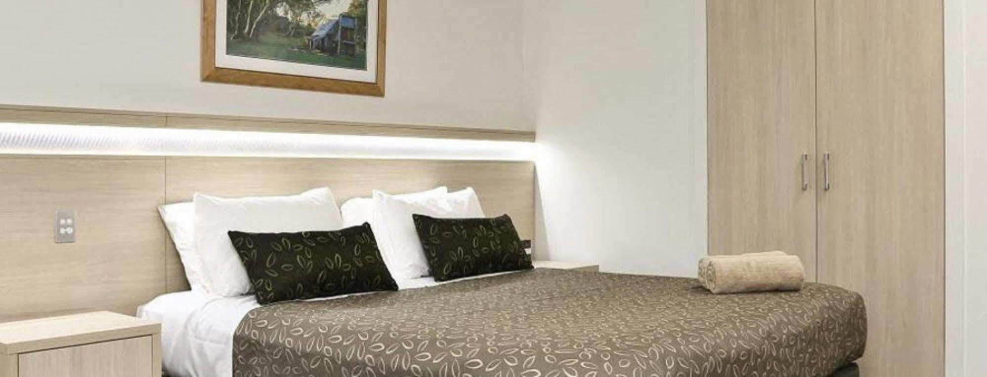 Morphettville Motor Inn Glenelg Exterior photo